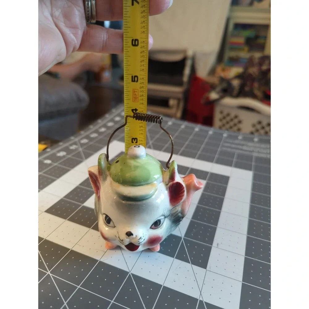 Vintage Anthropomorphic Kitschy Kitty Cat Teapot Salt Shaker Wire Bail